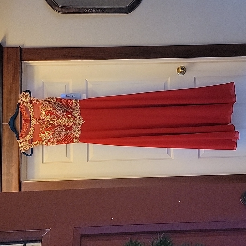 NWT Elizabeth K GLS Apparel Red & Gold Embroidered Formal Maxi Gown Dress XS